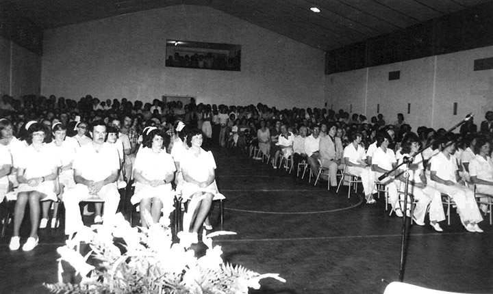 Formatura da Escola de Enfermagem (1977)